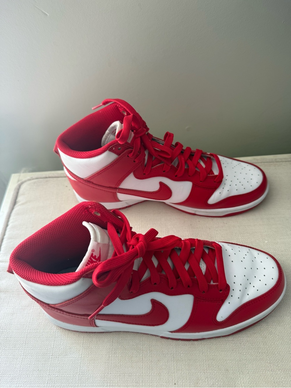 Nike Dunk High Retro in University Red and White